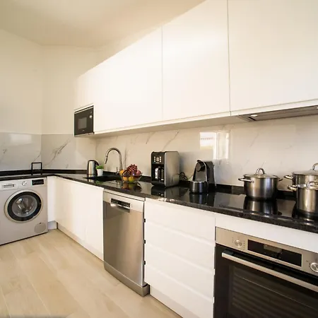 Ly - Vip By Interhome Tatil Evi