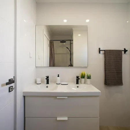 Ly - Vip By Interhome *